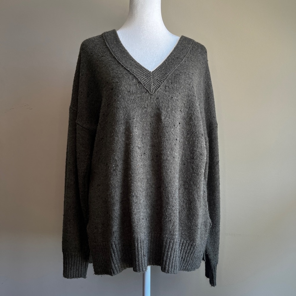 Madewell Women’s Medium Gray V-Neck Sweater Relaxed Fit